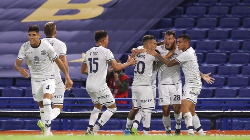 Talleres dejó sin invicto a Boca: 2-1, en La Bombonera