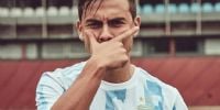 PAULO DYBALA con su gesto goleador aprobó la nueva casaca.