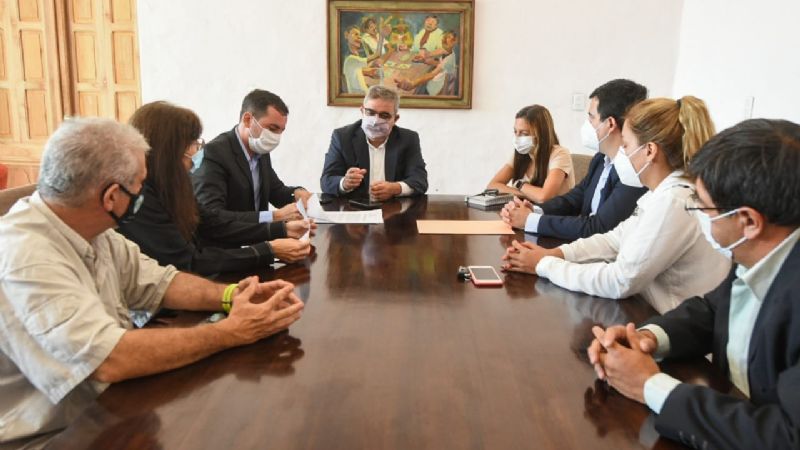 Otorgarán créditos para la reconversión de montes frutales