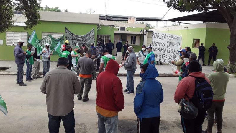 Tercera semana de reclamos al intendente Carletta en Icaño