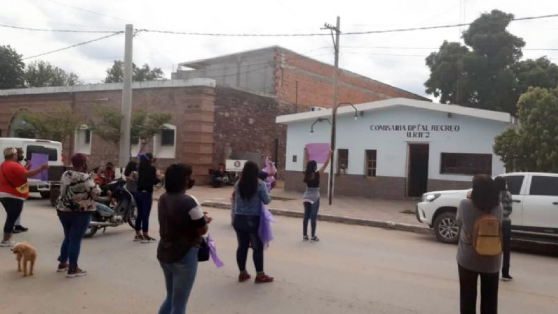 Nueva marcha de mujeres autoconvocadas en Recreo