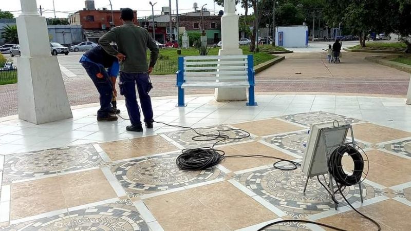 Nuevos bancos en Plaza 25 de Mayo de Recreo