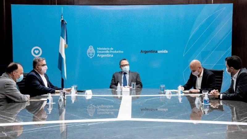 La Provincia firmó convenios para el desarrollo del sector PyMES