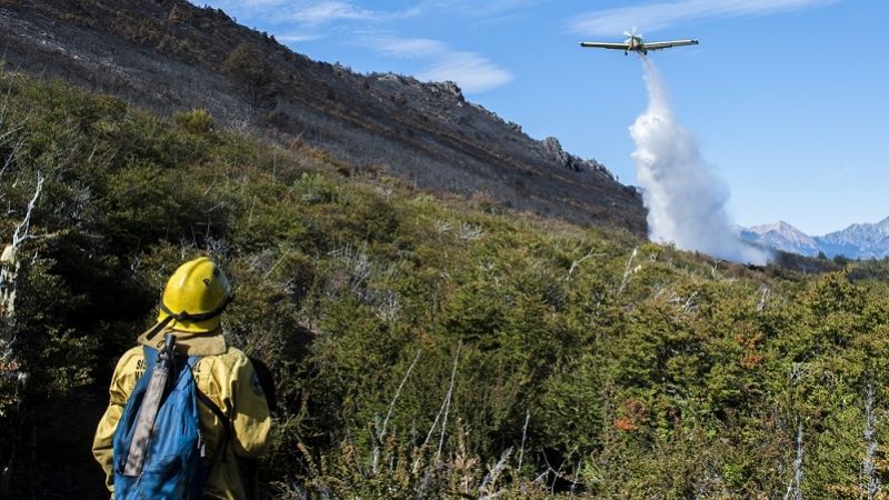 Brigadistas catamarqueños continúan sus tareas en la Patagonia
