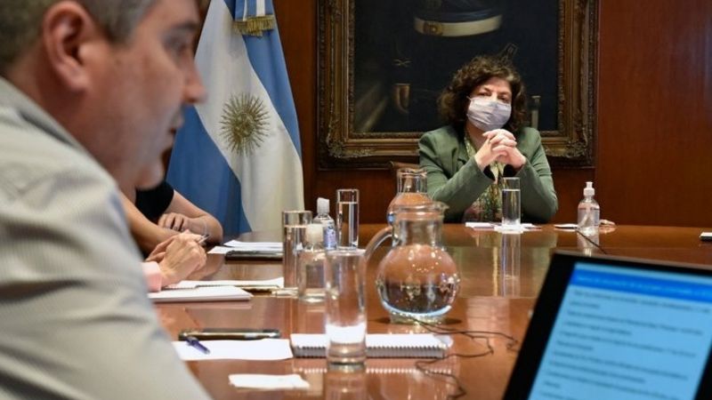 El Gobierno aclaró que “hoy no se está estudiando ninguna restricción para una franja horaria"