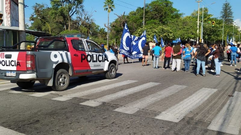 Piquete de organizaciones por asistencia social