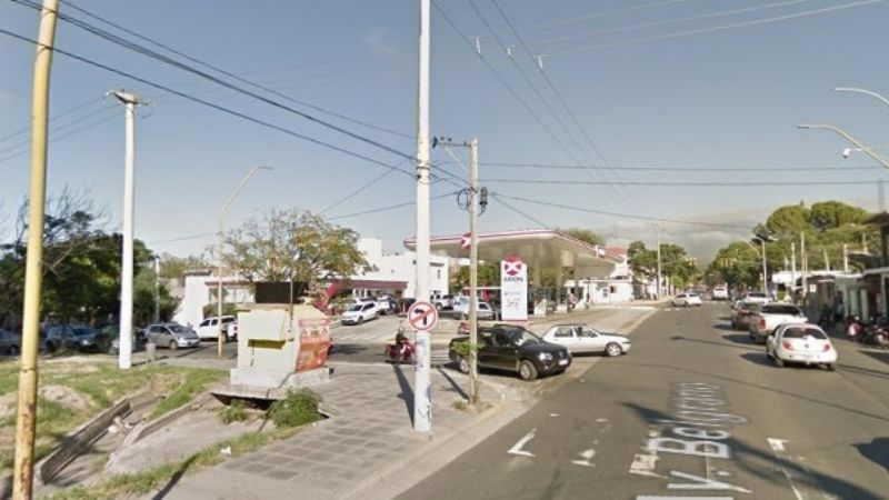 Alcoholizado chocó contra una trafic estacionada