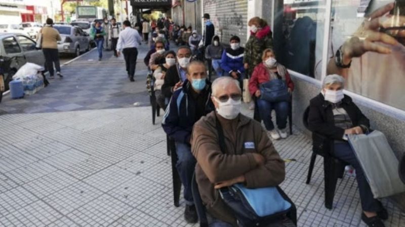 El Gobierno oficializó el subsidio extraordinario de $1500 para jubilados