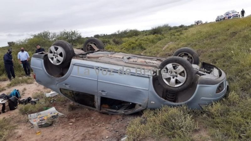 Volcó un auto en la Ruta Nacional N°157
