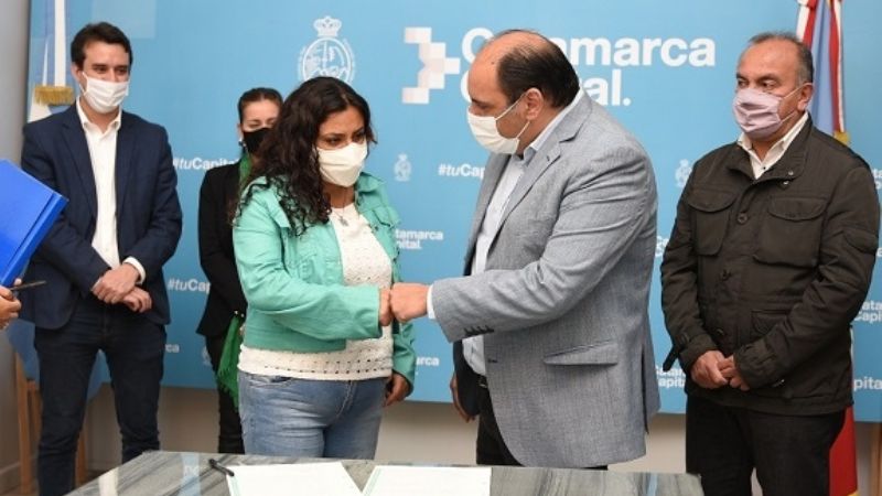 Entregaron títulos de propiedad a vecinos del barrio San Ramón Norte