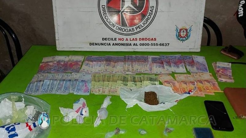 Desarticulan una banda de menudeo: secuestran 72 gr. de marihuana y semillas