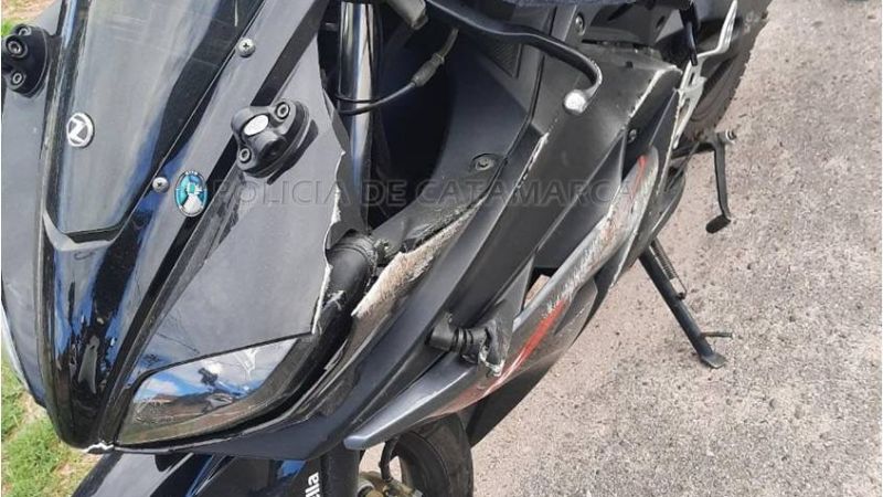 Joven en moto protagonizó un siniestro vial