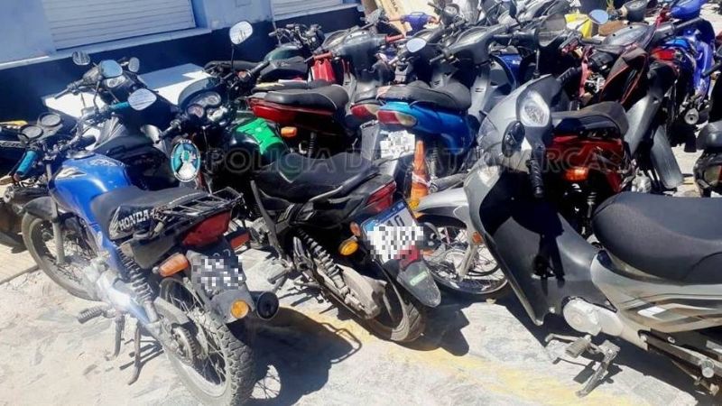 Descontrol: más de 50 vehículos secuestrados y notificaciones por fiesta privada