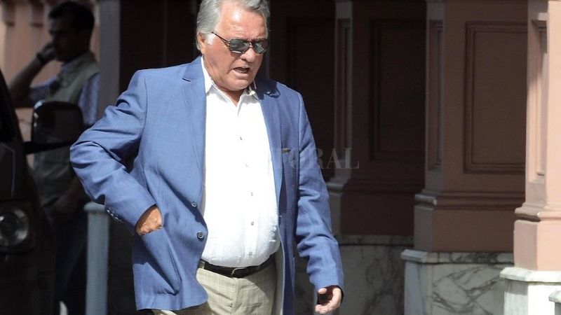 Luis Barrionuevo llegó a Catamarca y elogió la gestión de Jalil