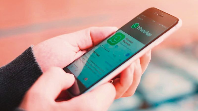 ¿Por qué archivar chats de WhatsApp puede afectar tu celular?