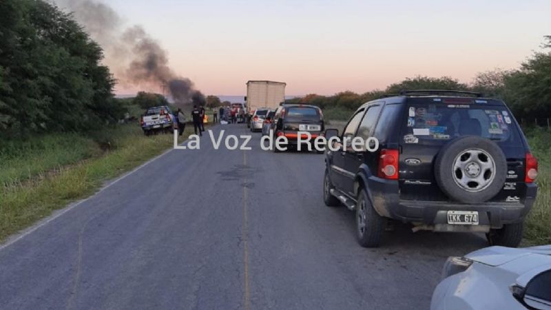 Municipales cortan Ruta Provincial N°2, en San Antonio de La Paz