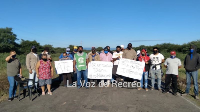 Municipales cortan Ruta Provincial N°2, en San Antonio de La Paz