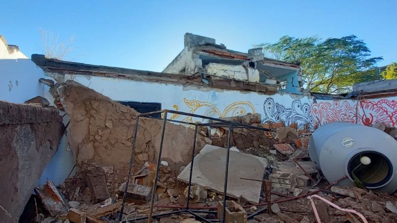 Se derrumbó el techo de una construcción en el Polideportivo