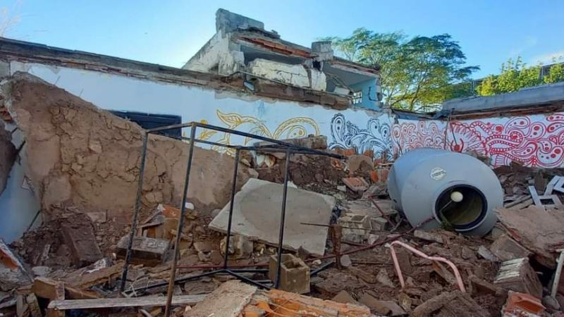 Se derrumbó el techo de una construcción en el Polideportivo