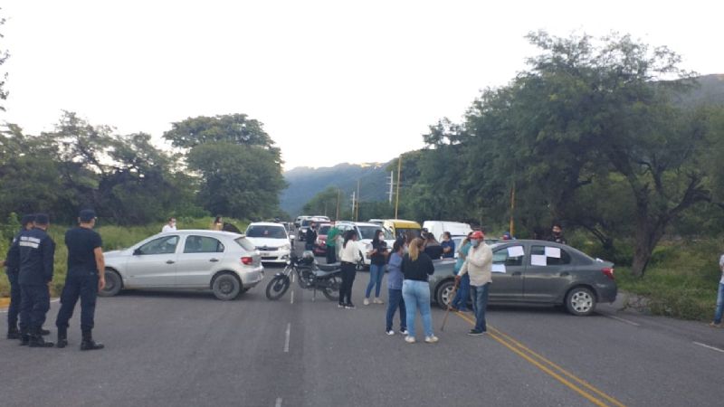 Cortan ruta 1 por reclamos vecinales