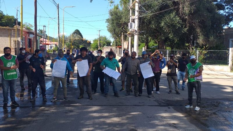 Gremios salieron a la calle y generan un viernes caótico