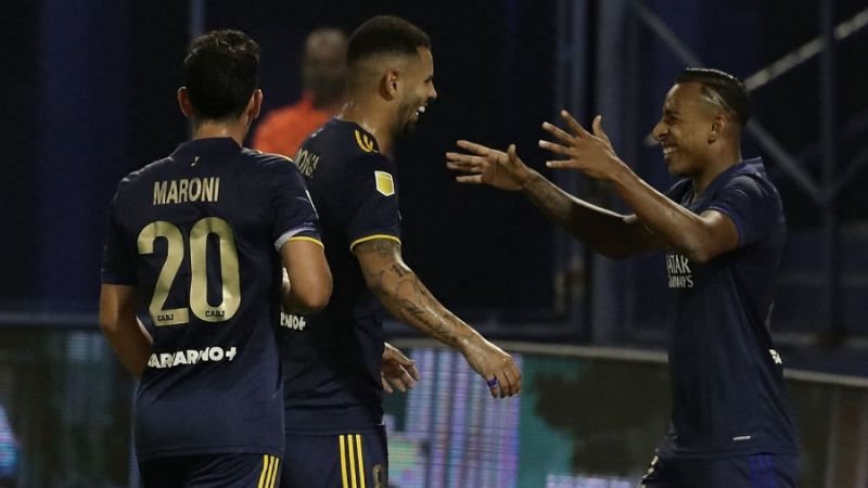 Boca goleó 7-1 a Vélez y llega encendido al clásico