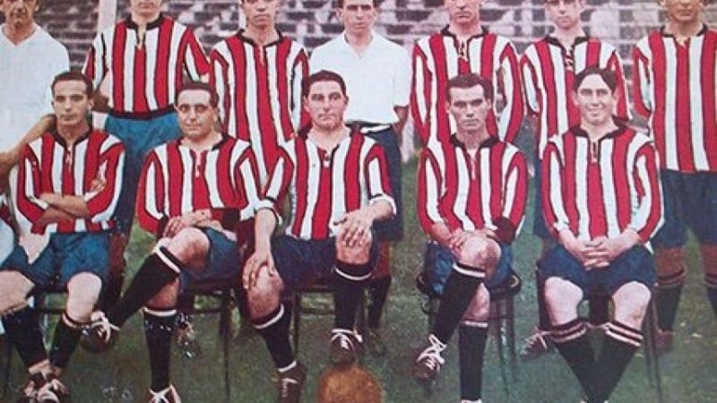 River presentó su tercera camiseta: la tricolor