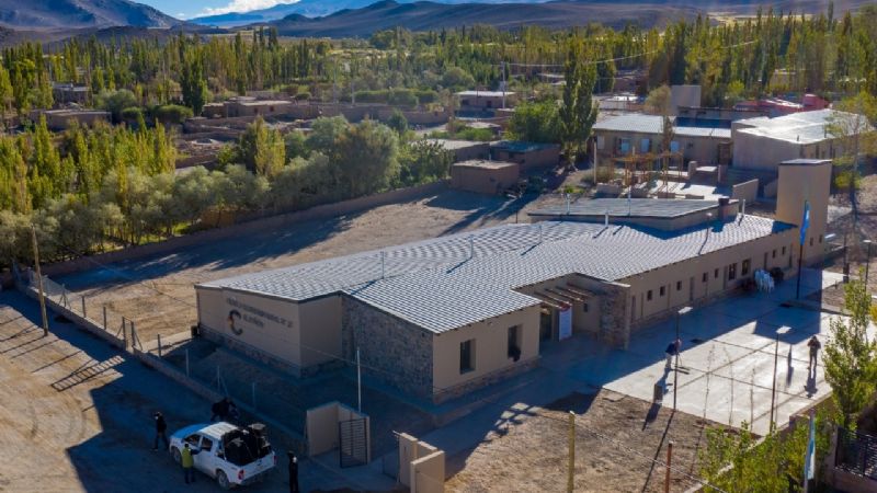 Jalil junto a los ministros Guzmán y Trotta inauguraron escuela y Parque Solar