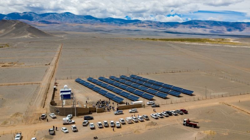 Jalil junto a los ministros Guzmán y Trotta inauguraron escuela y Parque Solar