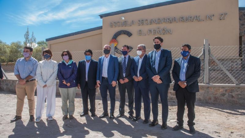 Jalil junto a los ministros Guzmán y Trotta inauguraron escuela y Parque Solar