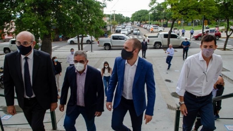 Guzmán cerró su agenda con la disertación “Tranquilizar la economía”