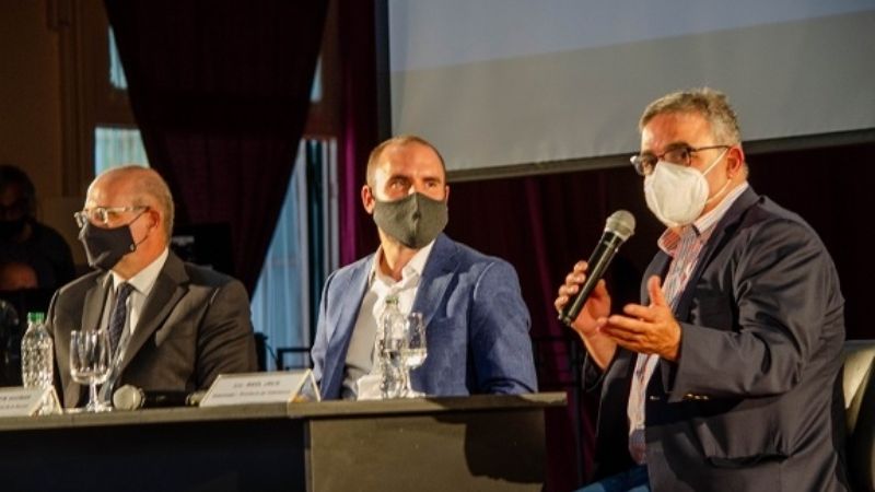 Guzmán cerró su agenda con la disertación “Tranquilizar la economía”