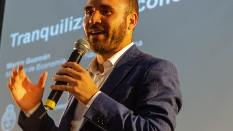 Guzmán cerró su agenda con la disertación “Tranquilizar la economía”