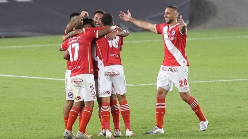 River cayó ante Argentinos y se desdibujó para el clásico