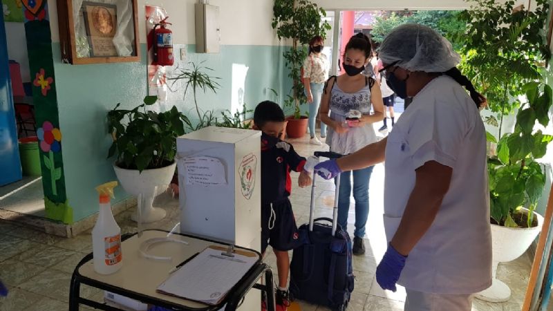 Colegios privados comenzaron las clases con bimodalidad