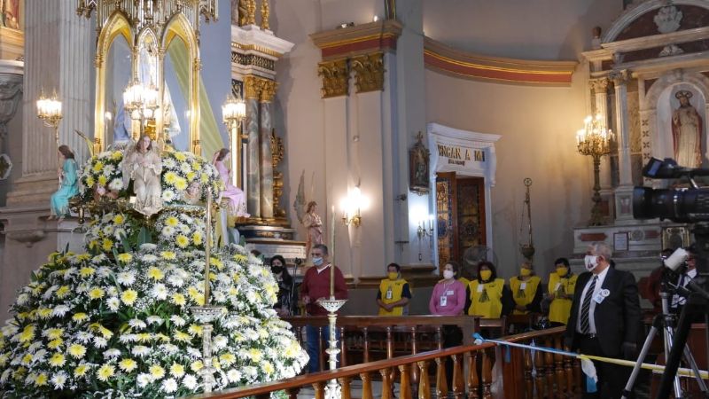 Los comunicadores sociales rindieron su homenaje a la Virgen del Valle