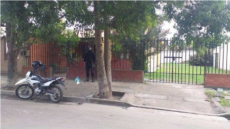 Investigan la muerte de una mujer en una vivienda del Sur de la Capital