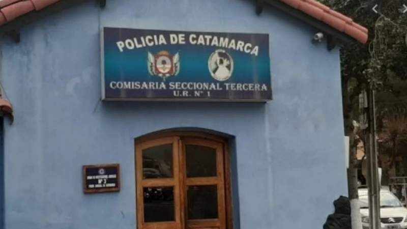 Le pegó a su pareja, escapó y se metió en la casa de otra mujer