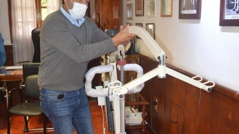 Sánchez visitó a familias de niños con discapacidades motoras