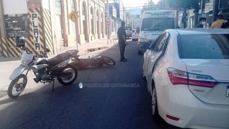 Motociclista terminó en el hospital tras accidente en pleno centro