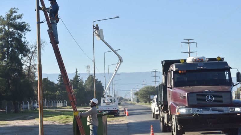 Jalil recorrió la ampliación en Coteca y obras en El Pantanillo