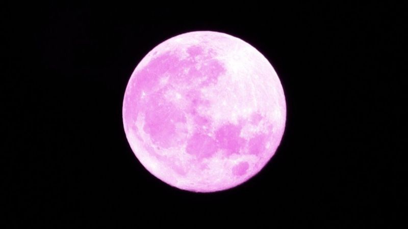 ¿Cuándo se podrá ver de nuevo la "superluna" rosa?