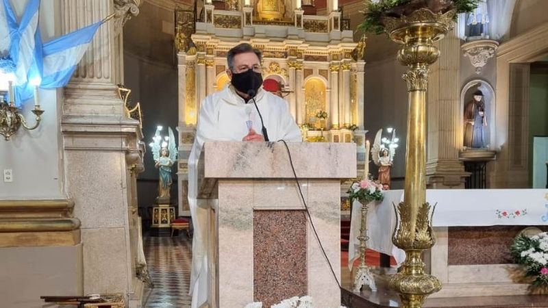 Autoridades civiles rindieron su homenaje a la Virgen