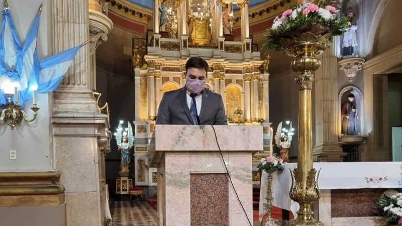 Autoridades civiles rindieron su homenaje a la Virgen