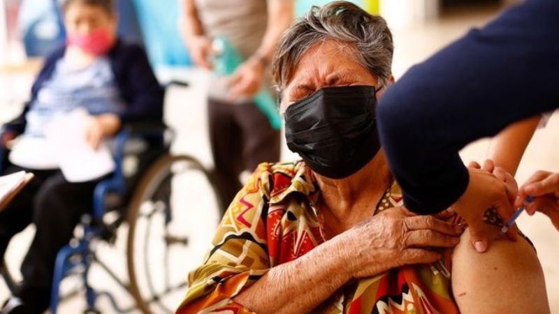 El domingo llegan 864 mil dosis de la vacuna de AstraZeneca