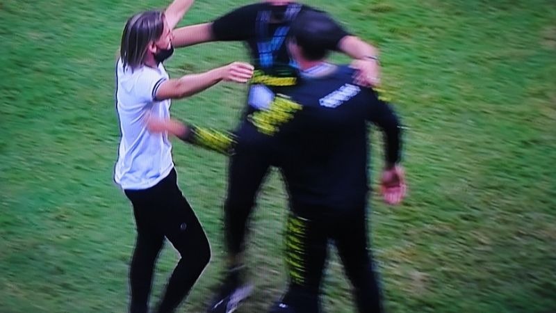 ¡Tremenda Justicia…!, Defensa, campeón de la Recopa!