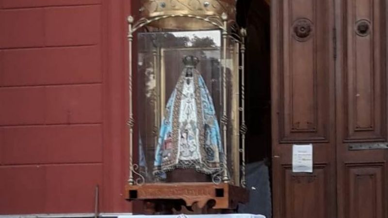 La Madre del Valle se acerca a sus hijos