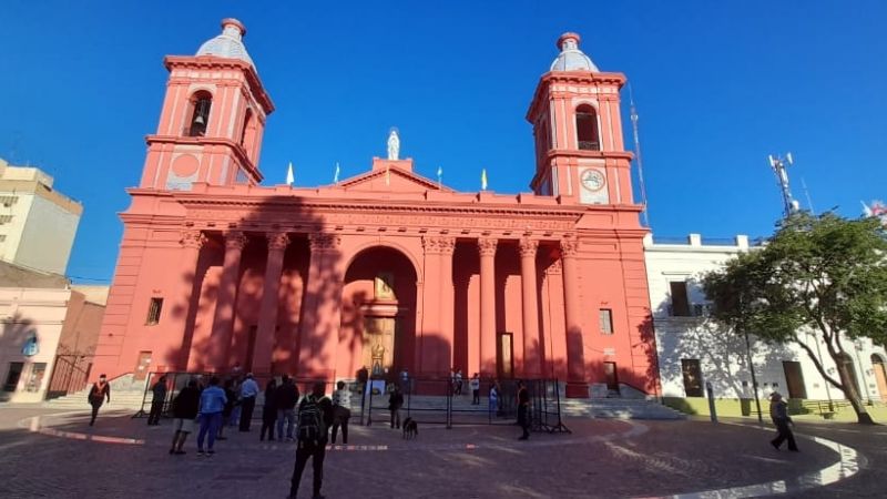 La Madre del Valle se acerca a sus hijos