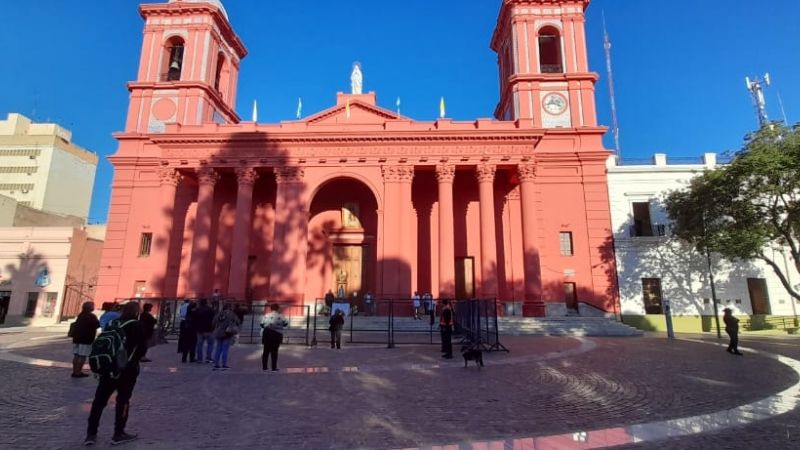 La Madre del Valle se acerca a sus hijos