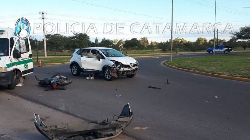 Moto con dos ocupantes protagonizó un siniestro vial